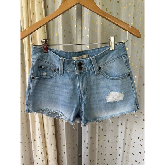 Levi's Women's Superlow 5 Pocket Light Wash Distressed Raw Hem Denim Shorts 26 - Picture 4 of 8